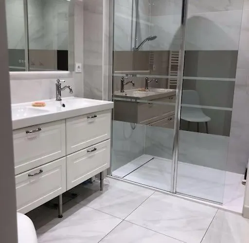 Cosy Centre 5min Train Station 公寓 *